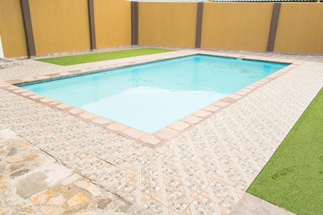 Ekamuti Town Lodge Oniihandi Buitenkant foto